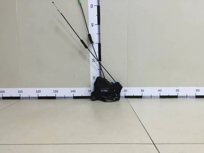 Замок двери передней правой Toyota Camry (V40) 2006-2011