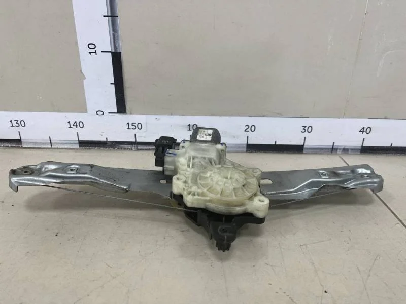 Стеклоподъемник электр. задний левый Ford Focus 3 2011>