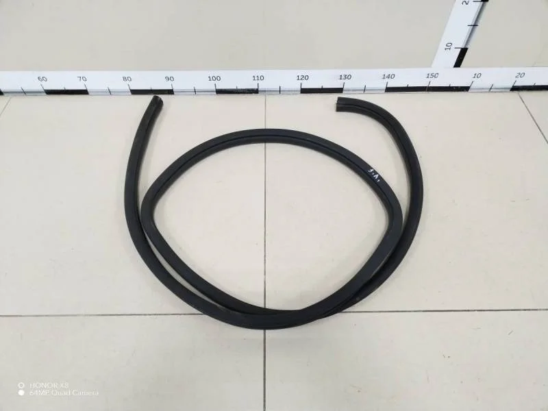 Уплотнитель проема двери задней левой Kia Rio 3 (UB) 2011-2017