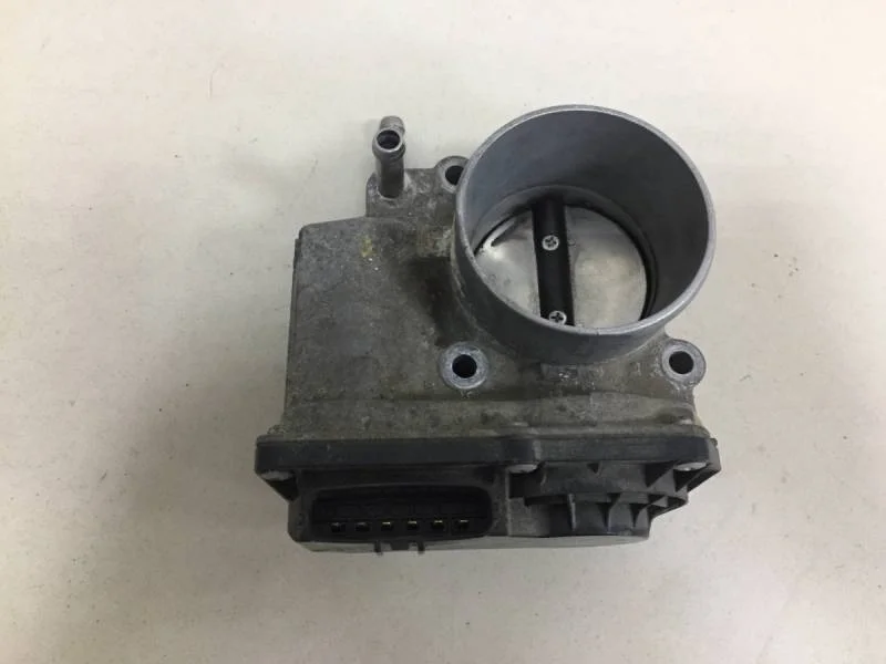 Заслонка дроссельная электрическая Toyota Corolla E150 2006-2013