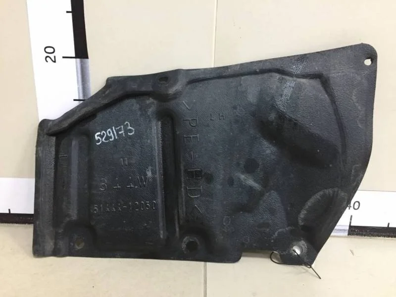 Пыльник двигателя нижний левый Toyota Corolla E150 2006-2013