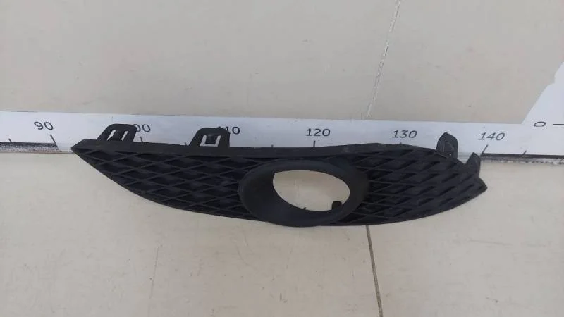 Рамка противотуманной фары правой Ford Focus 2 (DB) 2008-2011