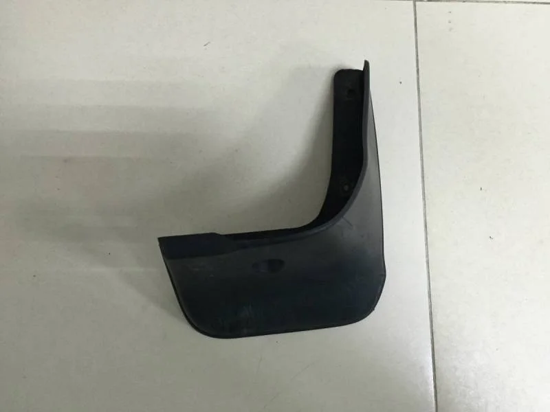 Брызговик задний правый Toyota Corolla E150 2006-2013