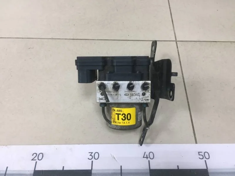 Блок ABS (насос) Kia Picanto (TA) 2011-2017