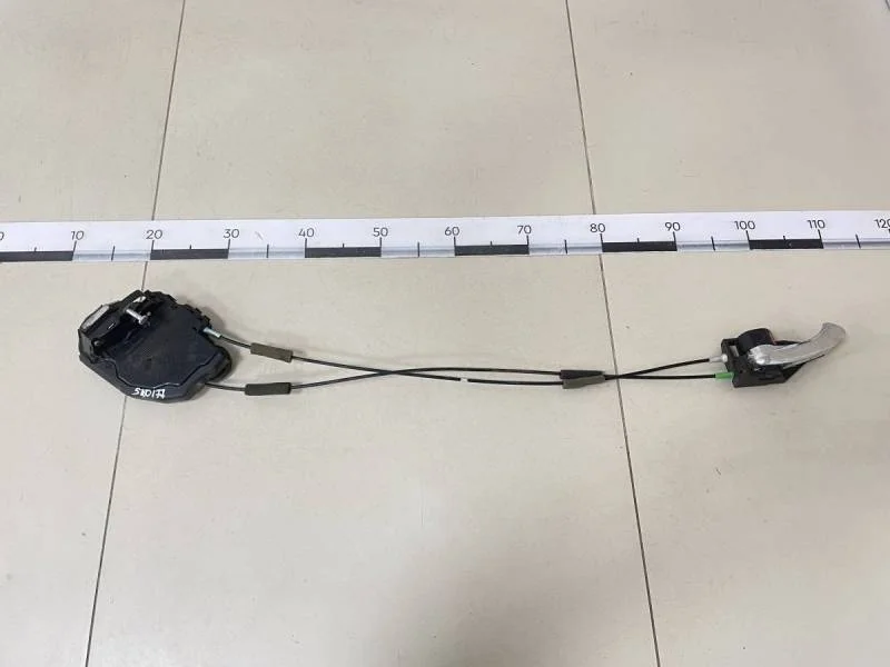 Замок двери задней левой Toyota Camry (V40) 2006-2011