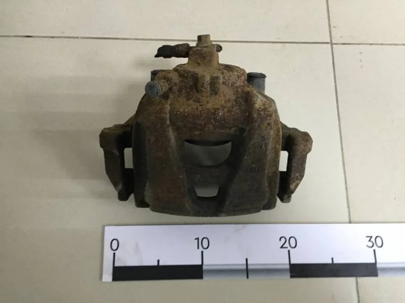 Суппорт передний правый Volkswagen Tiguan (5N2) 2011-2016