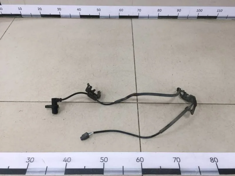 Датчик ABS передний правый Toyota Camry (V40) 2006-2011