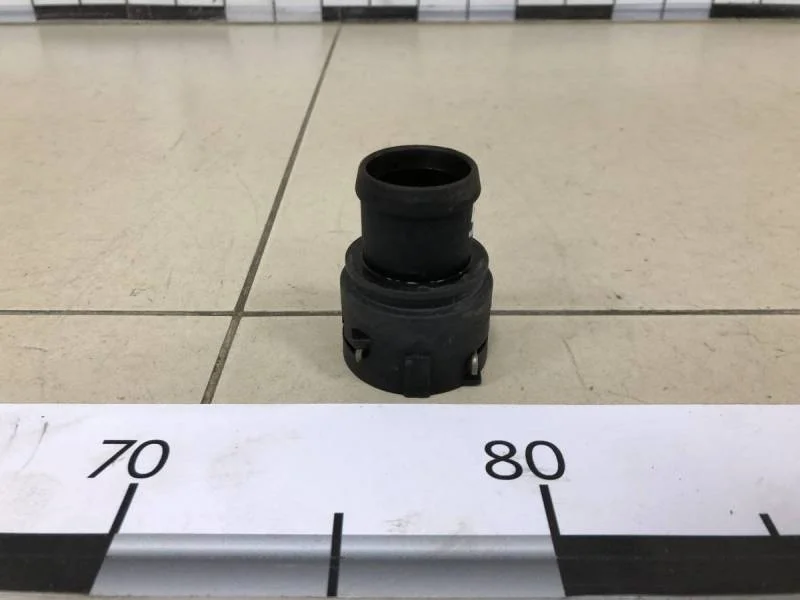 Фланец двигателя системы охлаждения Skoda Octavia (A5 1Z-) 2004-2013