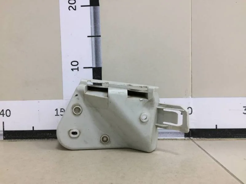 Кронштейн заднего бампера левый Ford Focus 3 2011>