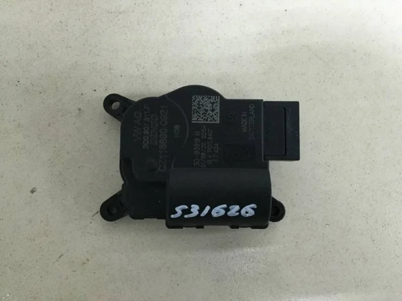 Моторчик заслонки печки Skoda Karoq 2017>