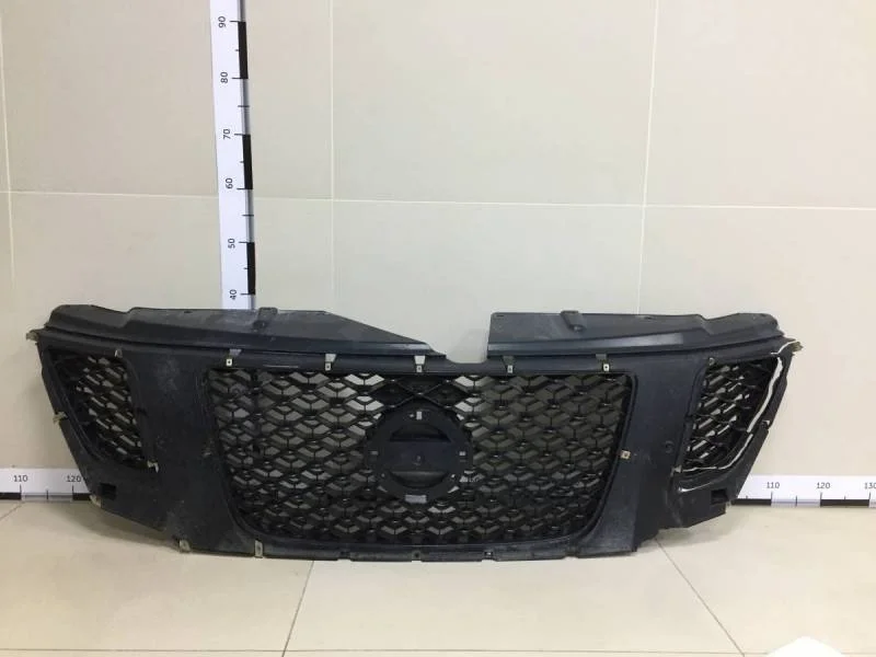 Решетка радиатора Nissan Patrol (Y62) 2010>