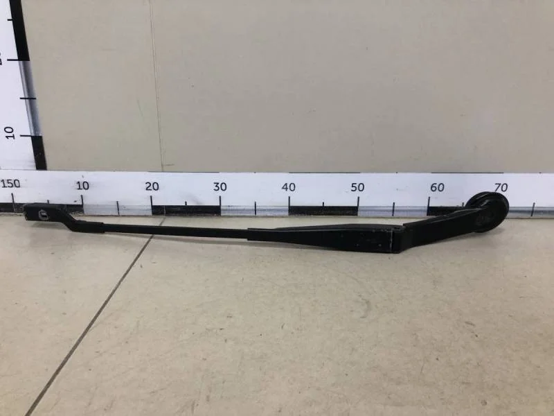 Поводок стеклоочистителя передний правый Ford Focus 3 2011>