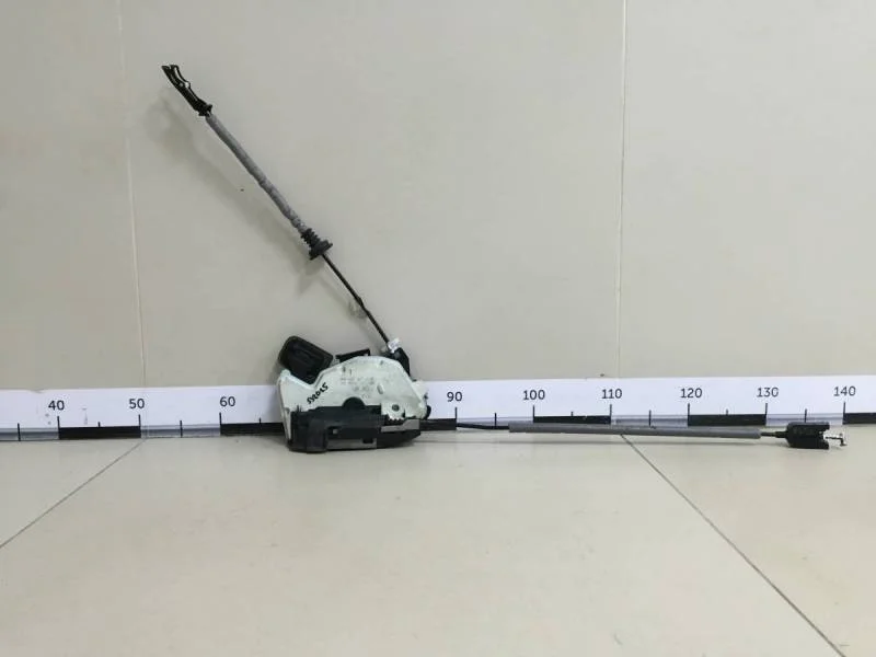 Замок двери передней правой Volkswagen Polo (Sed RUS) 2011>