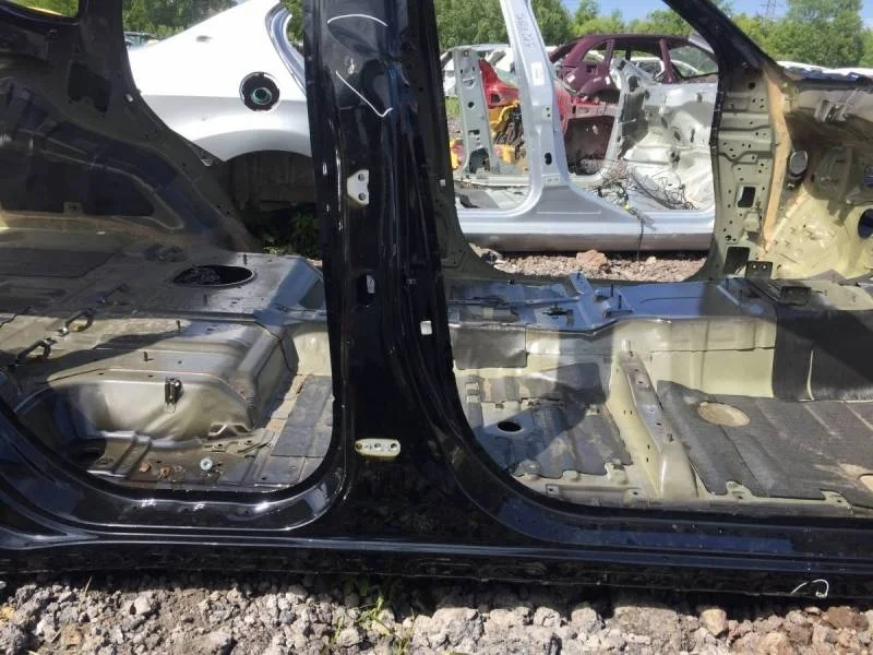 Порог со стойкой правый Mitsubishi Pajero/Montero Sport (KS) 2015>