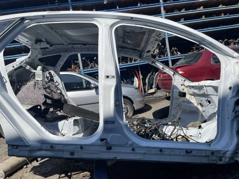 Порог со стойкой правый Ford Focus 3 2011>