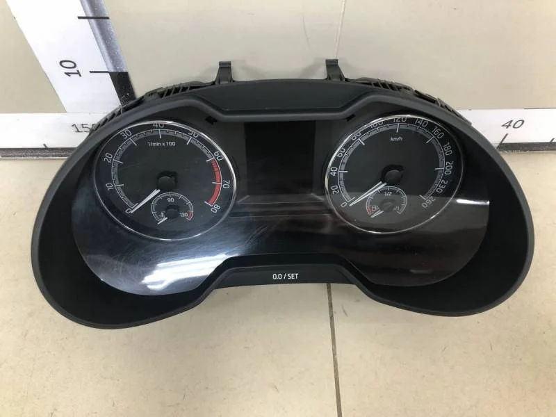 Панель приборов Skoda Octavia (A7) 2013>