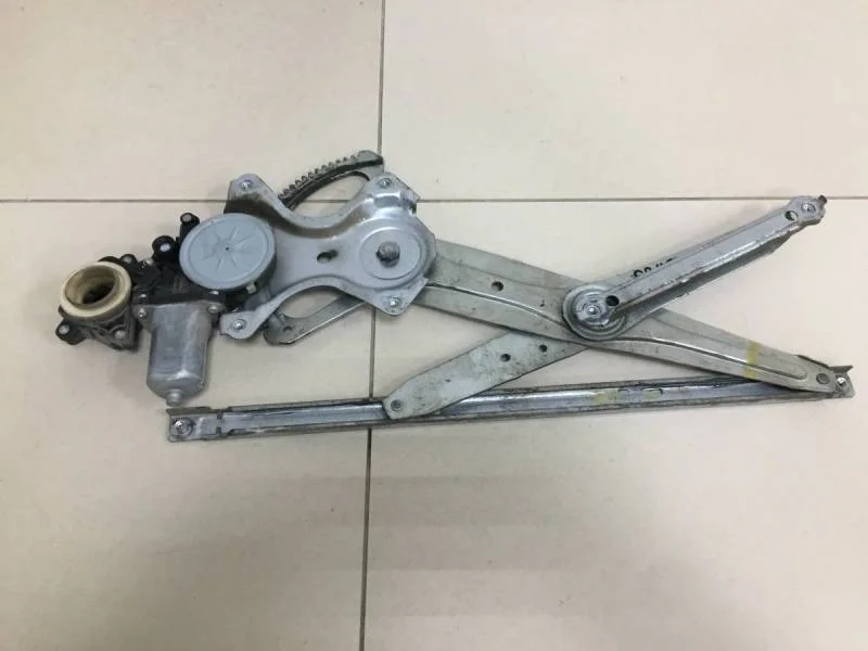 Стеклоподъемник электр. передний левый Toyota Corolla E150 2006-2013