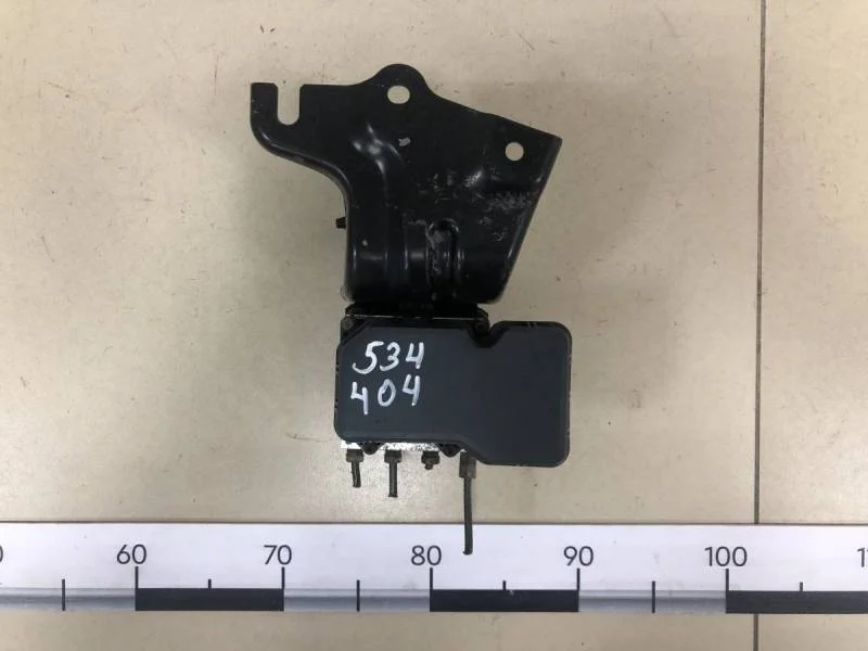 Блок ABS (насос) Toyota Corolla E150 2006-2013