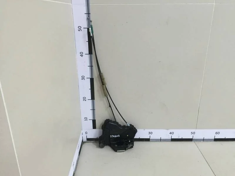 Замок двери передней правой Toyota Corolla E150 2006-2013