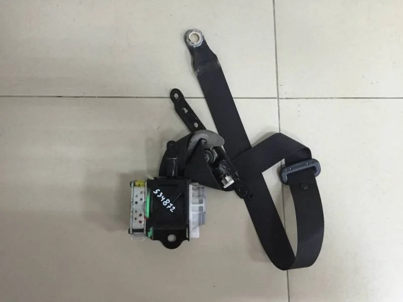 Ремень безопасности с пиропатроном Toyota Corolla E150 2006-2013