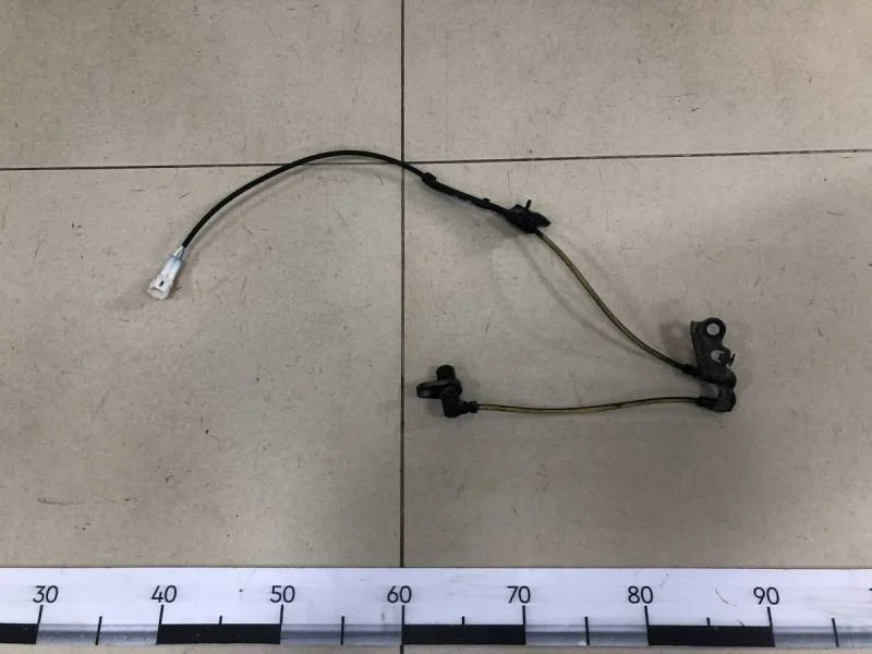 Датчик ABS передний правый Toyota Corolla E120 2001-2007