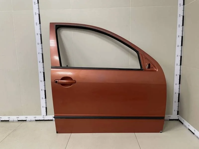 Дверь передняя правая Skoda Fabia (6Y) 1999-2007