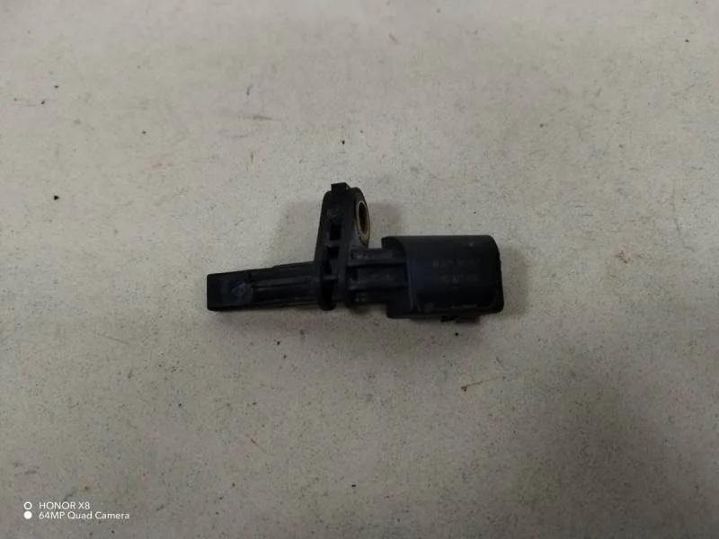 Датчик ABS передний правый Volkswagen Jetta (1K) 2006-2011