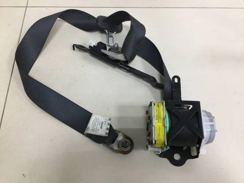 Ремень безопасности с пиропатроном Toyota Corolla E150 2006-2013