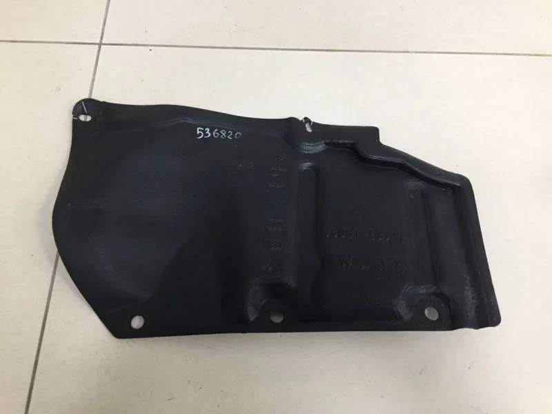 Пыльник двигателя нижний правый Toyota Corolla E150 2006-2013
