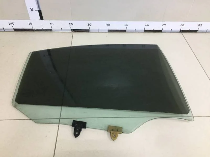 Стекло двери задней правой Nissan Primera (P12) 2002-2007