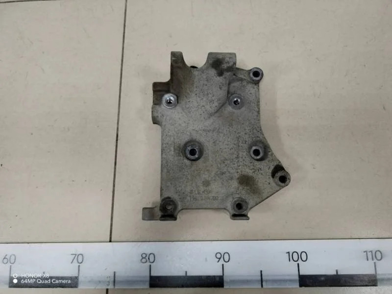 Кронштейн генератора Nissan Primera (P12) 2002-2007