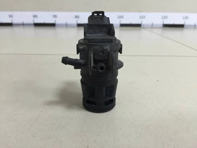 Насос омывателя фар Toyota Corolla E150 2006-2013