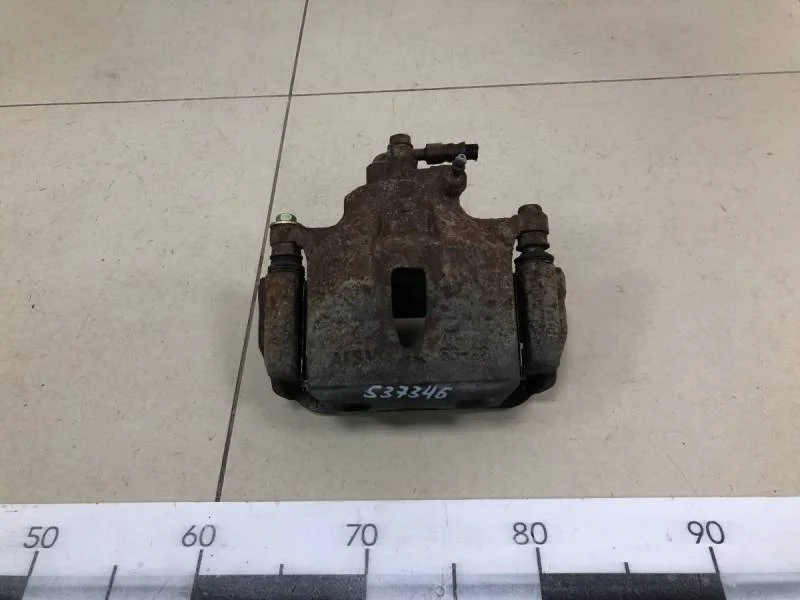 Суппорт передний левый Toyota Camry (XV30) 2001-2006