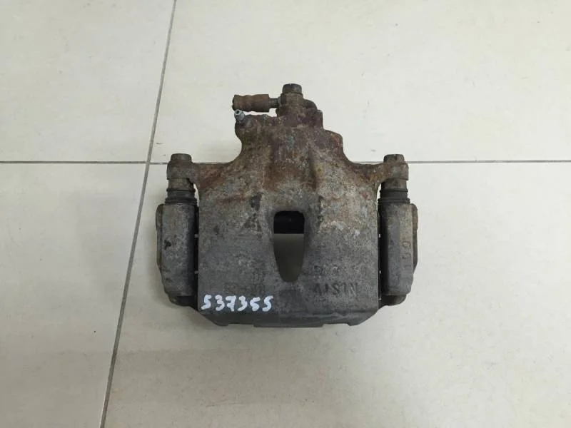 Суппорт передний правый Toyota Camry (XV30) 2001-2006