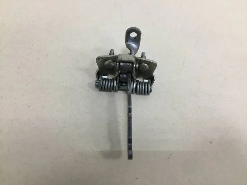 Ограничитель двери Renault Duster 2012>