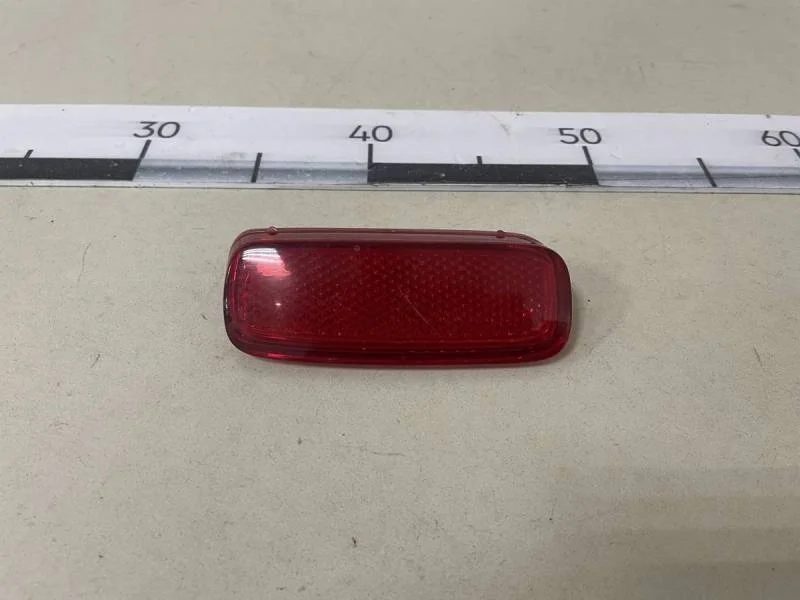 Отражатель в бампер задний правый Peugeot 206 1998-2012