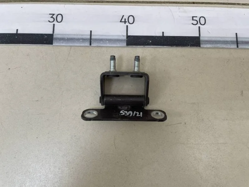 Петля двери багажника Hyundai ix35 (LM) 2010-2015