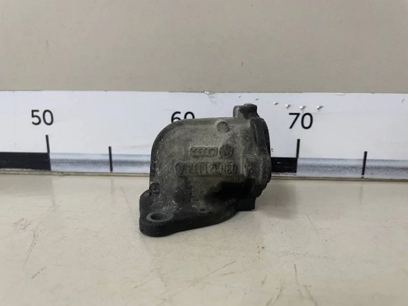 Фланец двигателя системы охлаждения Porsche Cayenne 2003-2010