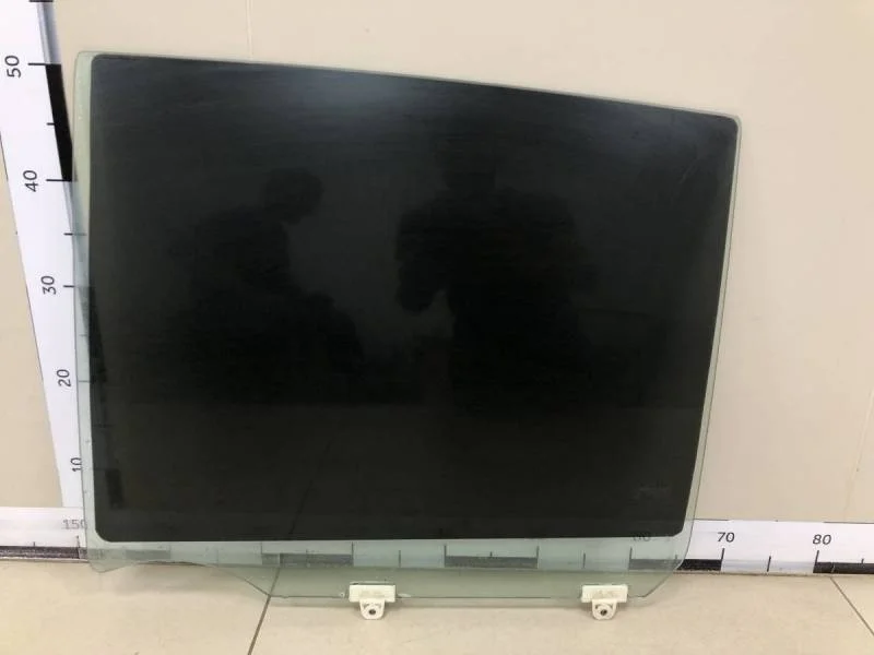 Стекло двери задней левой Nissan Tiida (C11) 2007-2014