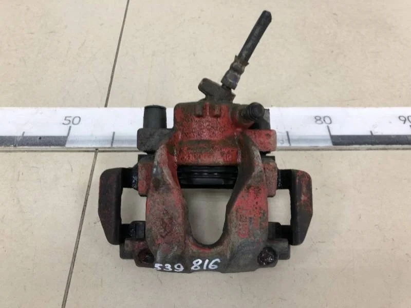 Суппорт передний левый Renault Logan (2) 2014>