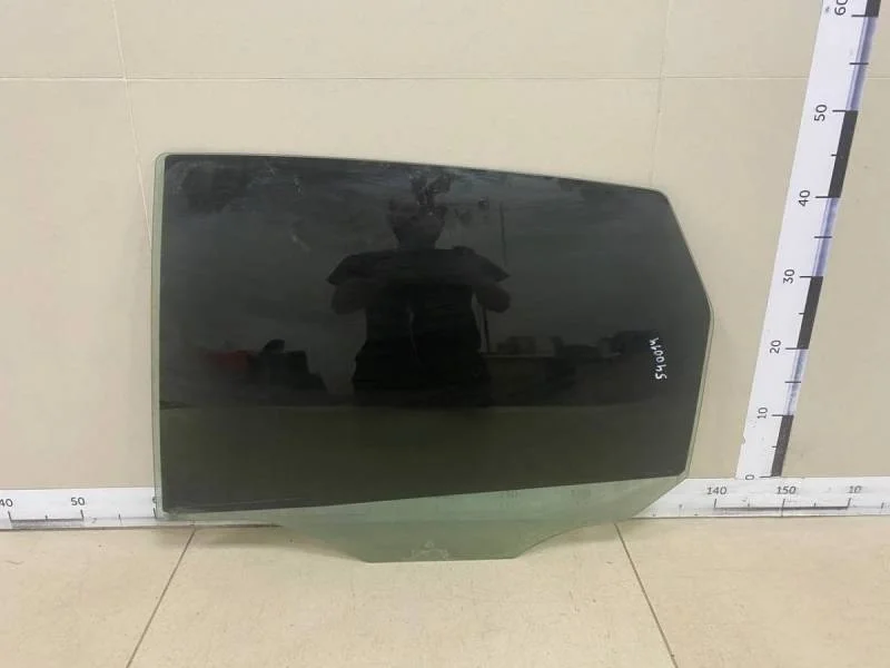 Стекло двери задней левой Ford Focus 1 1998-2004