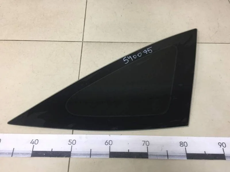 Стекло кузовное глухое правое Ford Focus 1 1998-2004