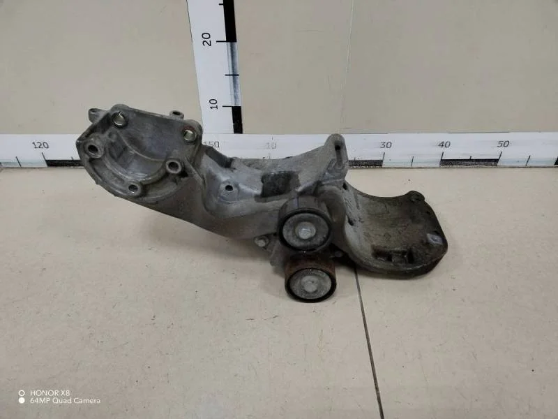 Кронштейн генератора Renault Logan (2) 2014>