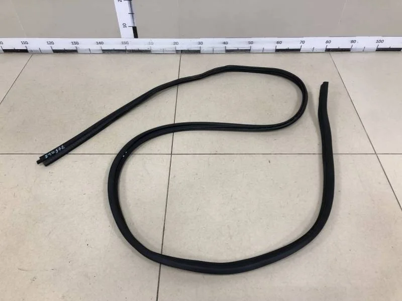 Уплотнитель багажника Renault Logan (1) 2005-2014