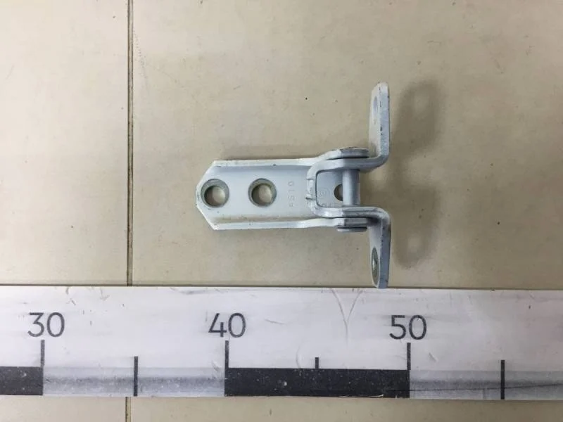 Петля двери передней правой нижняя Mitsubishi Outlander (GF) 2012>