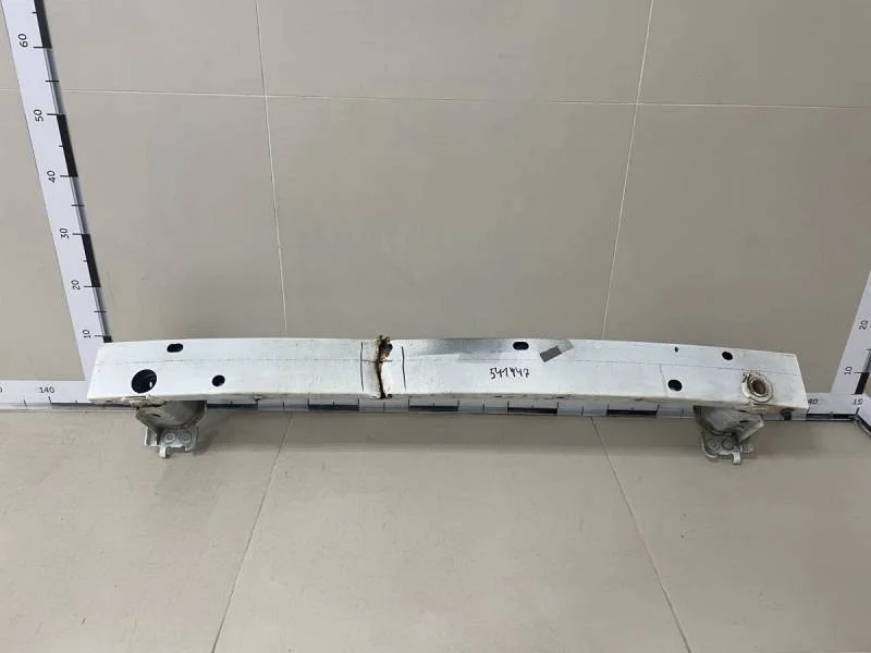 Усилитель переднего бампера Toyota Corolla E180 2013>