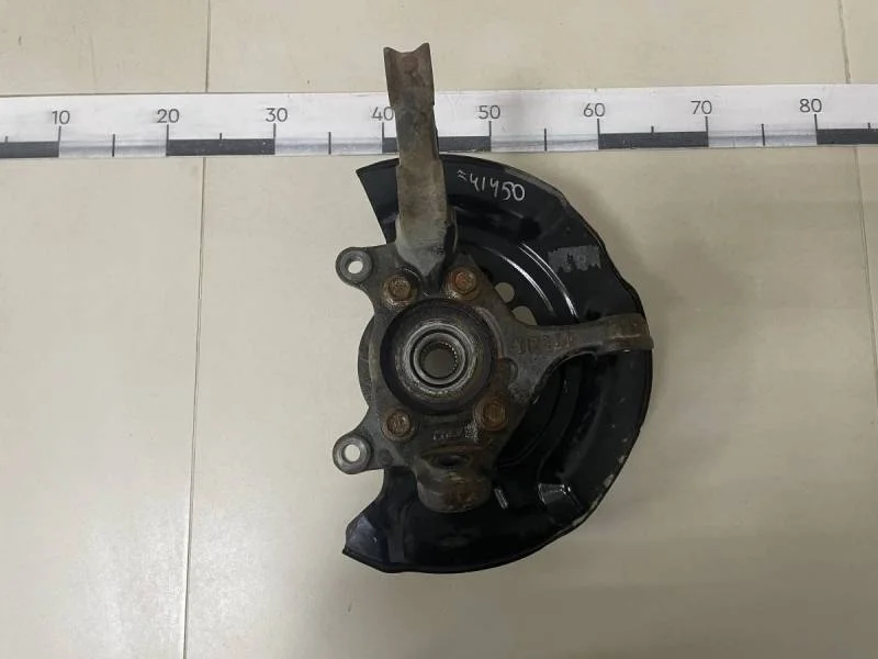 Кулак поворотный передний правый Toyota Corolla E180 2013>