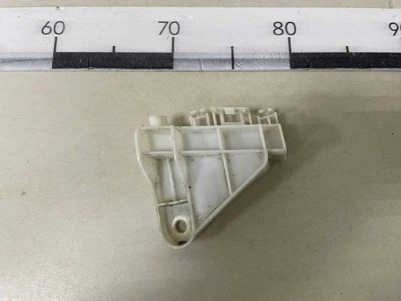 Кронштейн заднего бампера правый Toyota Corolla E180 2013>