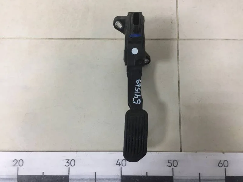 Педаль газа Toyota Corolla E180 2013>