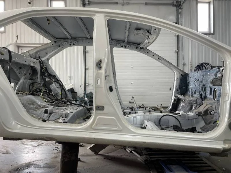 Порог со стойкой правый Toyota Corolla E180 2013>